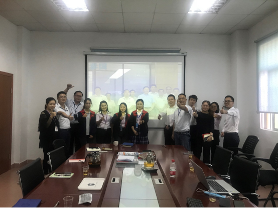 开云手机版登录入口-开云（中国）官方软件与炎墨合影